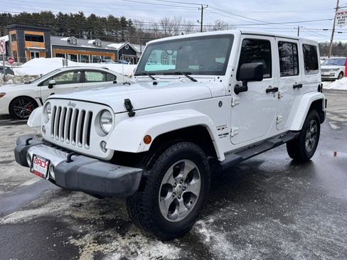 Used 2018 Jeep Wrangler Unlimited Sahara image 4