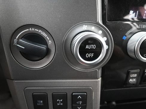 Used 2017 Toyota Sequoia Platinum AWD/4WD image 42
