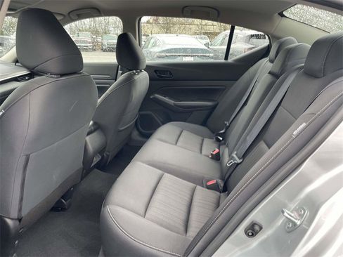 Used 2024 Nissan Altima 2.5 SV image 13