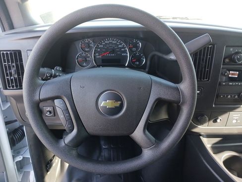 New 2025 Chevrolet Express 3500 Extended image 8