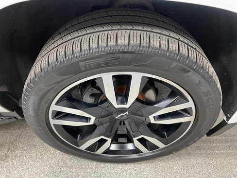 Used 2019 Chevrolet Tahoe Premier w/ RST Edition AWD/4WD image 16