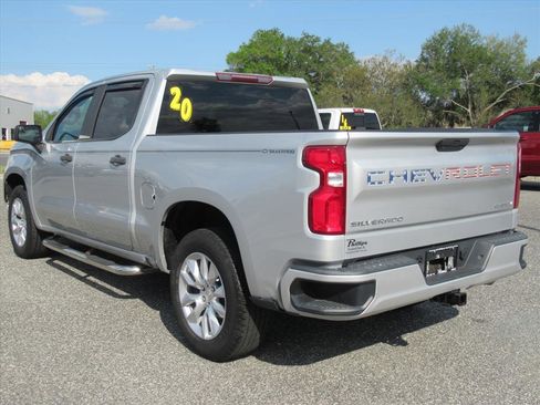 Used 2020 Chevrolet Silverado 1500 Custom w/ Custom Value Package image 4
