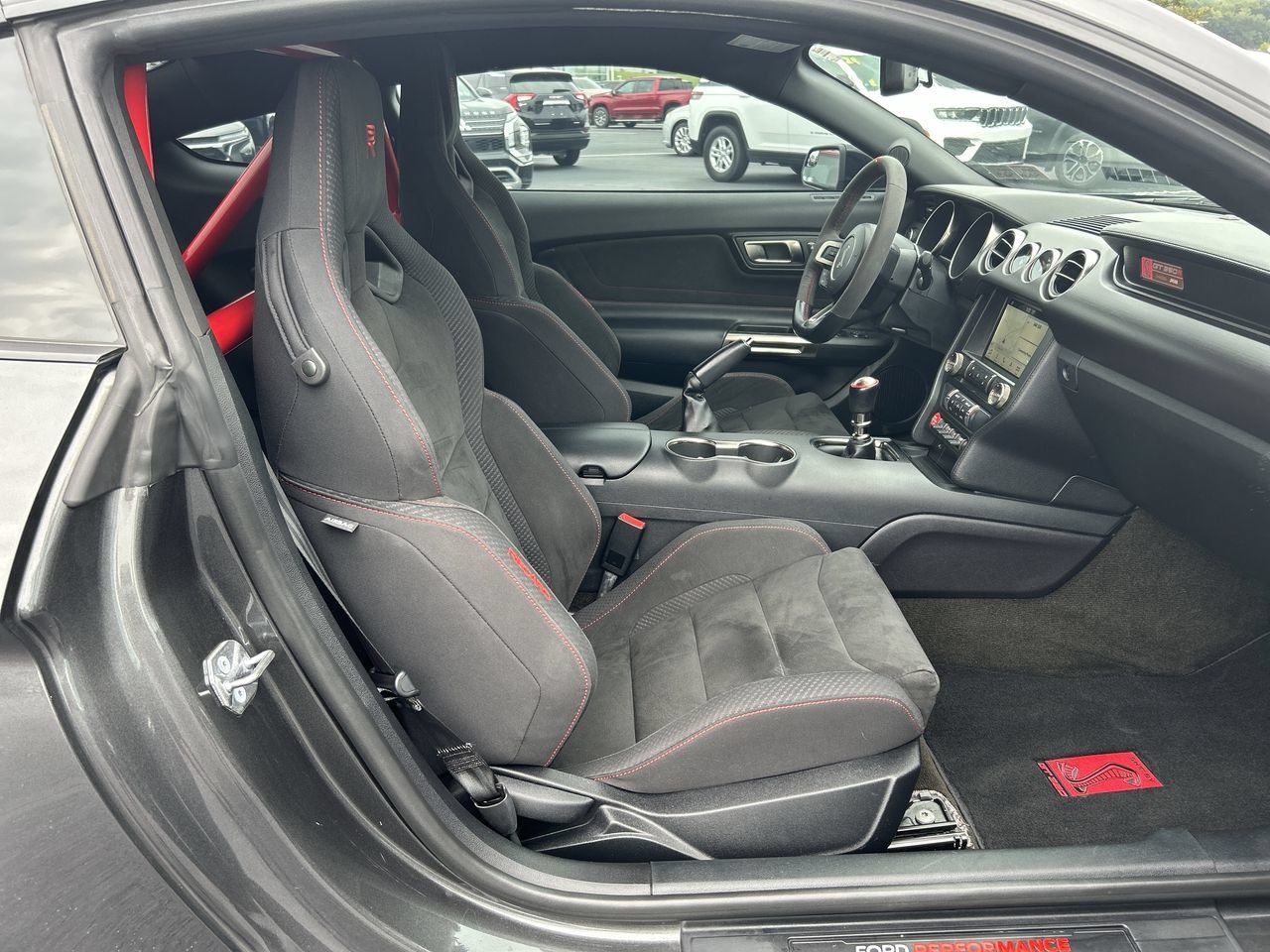 Used 2018 Ford Mustang Shelby GT350R w/ GT350R Equipment Group 920A RWD image 17