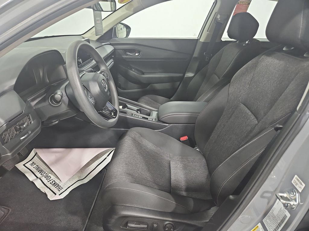 Used 2025 Honda Accord SE image 9
