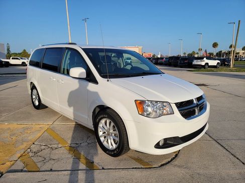 Used 2020 Dodge Grand Caravan SXT FWD image 7