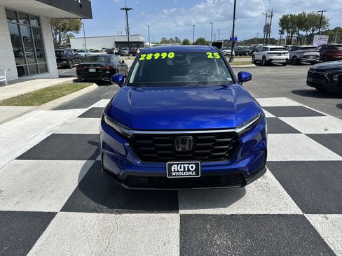 Used 2025 Honda CR-V LX image 2