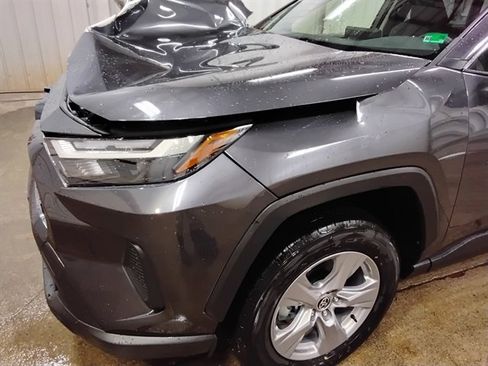 Used 2025 Toyota RAV4 XLE AWD/4WD image 19