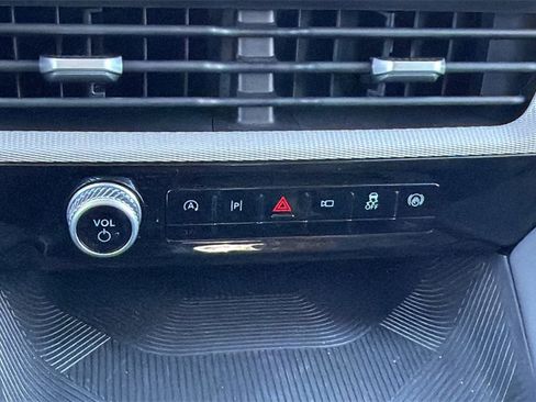 Used 2025 Ford Explorer Active image 38