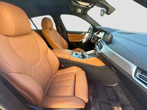 Used 2023 BMW X6 xDrive40i w/ Premium Package image 32