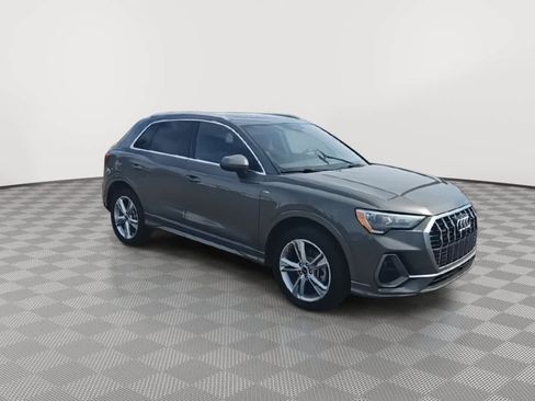 Used 2022 Audi Q3 2.0T Premium w/ Convenience Package image 2