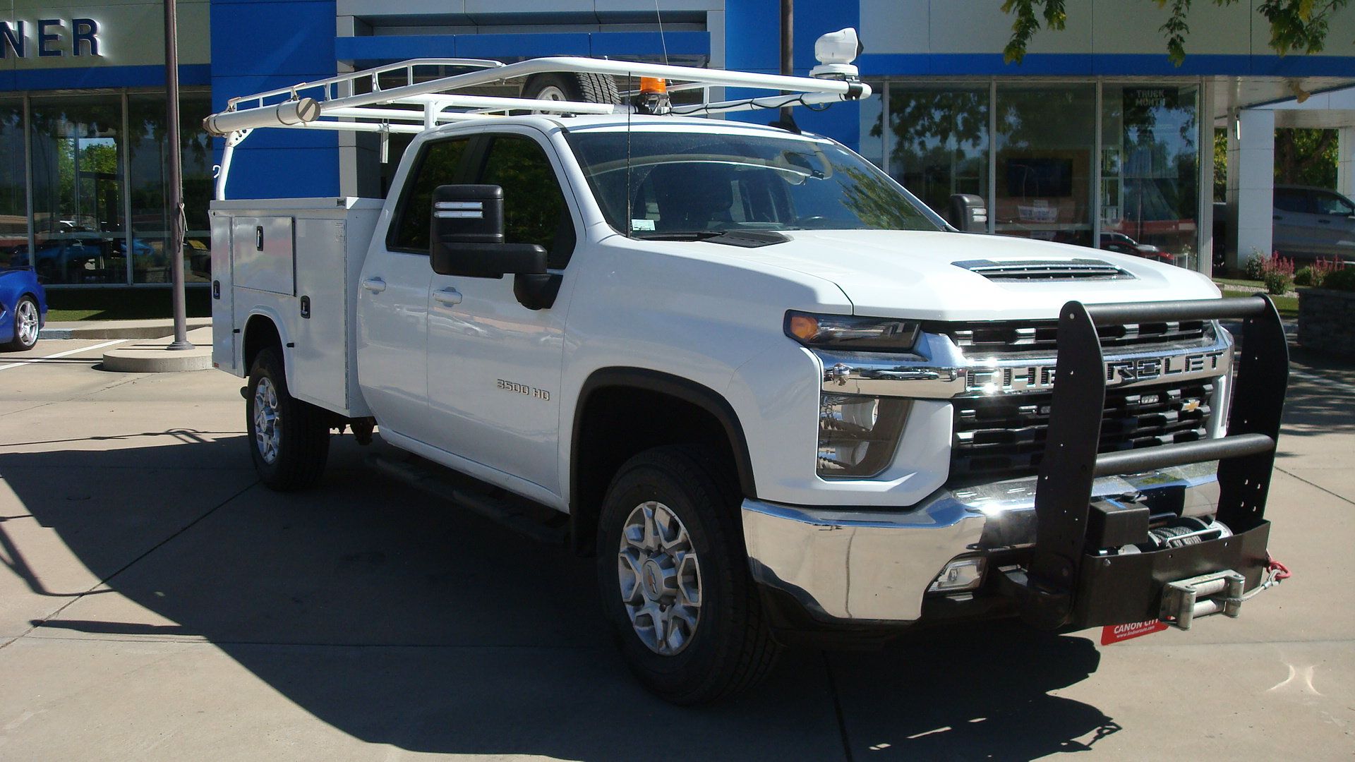 Used 2022 Chevrolet Silverado 3500 LT w/ Convenience Package AWD/4WD image 3
