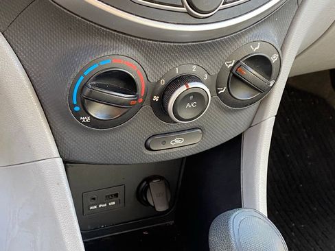 Used 2012 Hyundai Accent GLS image 14