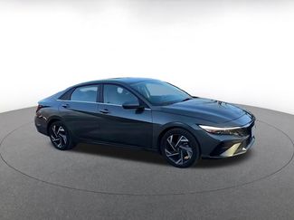 Used 2025 Hyundai Elantra SEL video 2