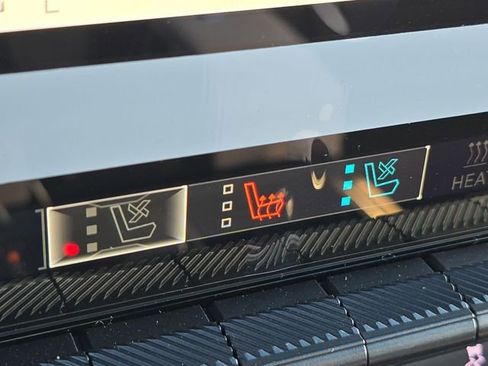 New 2025 GMC Hummer EV 3X w/ Battery Pack, 24 Module Pack image 38