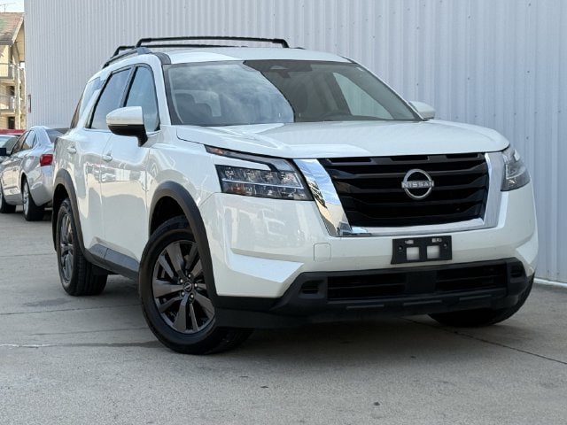Used 2022 Nissan Pathfinder SV FWD image 2
