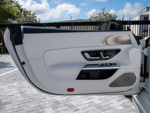 Used 2026 Mercedes-Benz Maybach SL 680 image 30