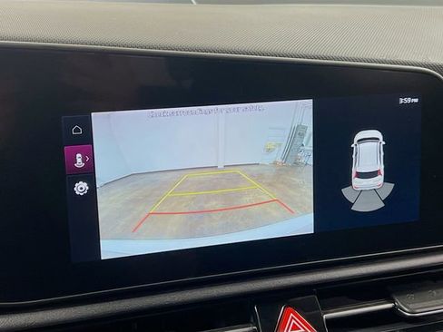 Certified 2023 Kia Niro EX image 14