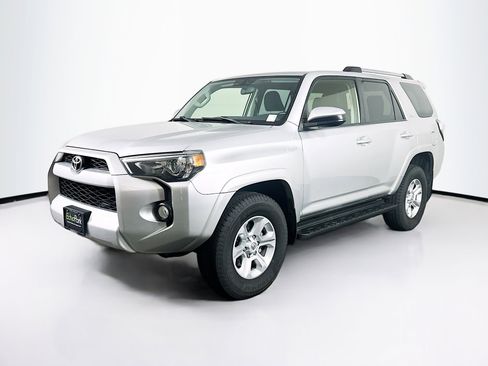 Used 2019 Toyota 4Runner SR5 image 3