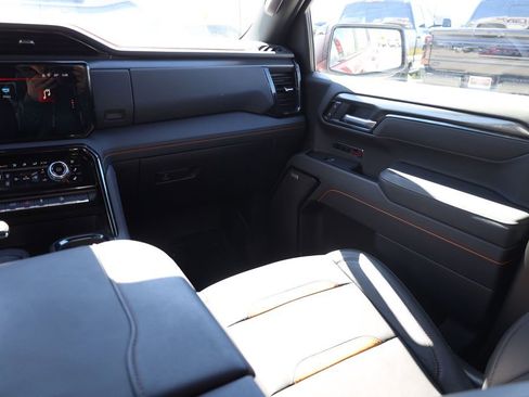Used 2025 GMC Sierra 1500 AT4 w/ AT4 Premium Package AWD/4WD image 20