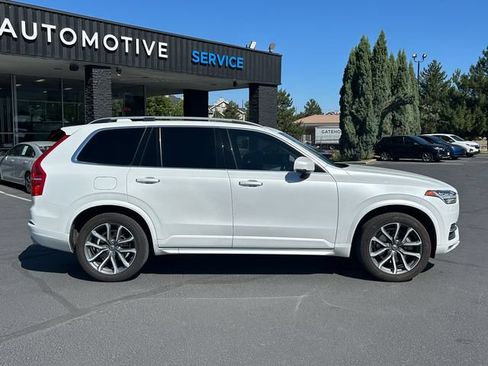 Used 2017 Volvo XC90 T6 Momentum w/ Vision Package AWD/4WD image 2