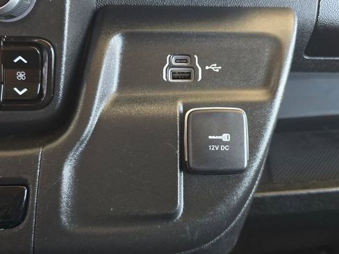 Used 2023 RAM ProMaster 2500 FWD image 13