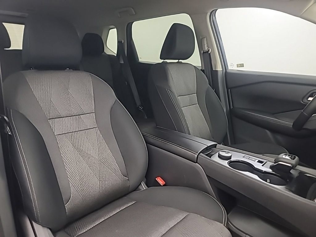 Used 2026 Nissan Rogue SV AWD/4WD image 15