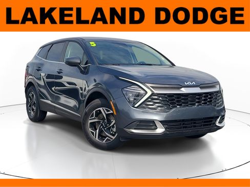Used 2025 Kia Sportage LX FWD image 1