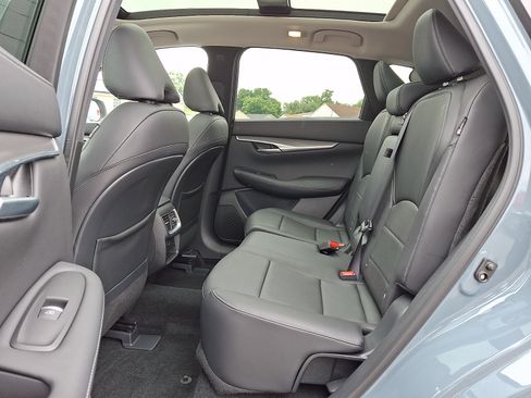 Used 2023 INFINITI QX50 Luxe AWD/4WD image 10