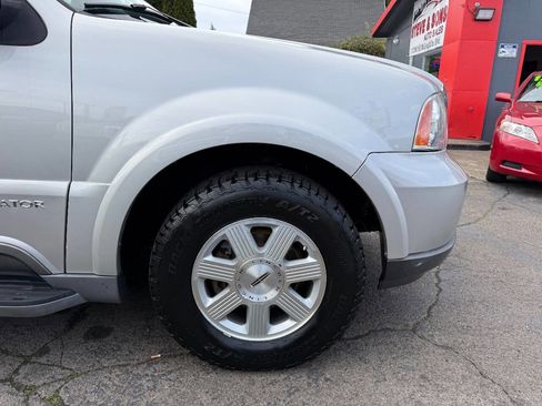 Used 2004 Lincoln Navigator Luxury image 13