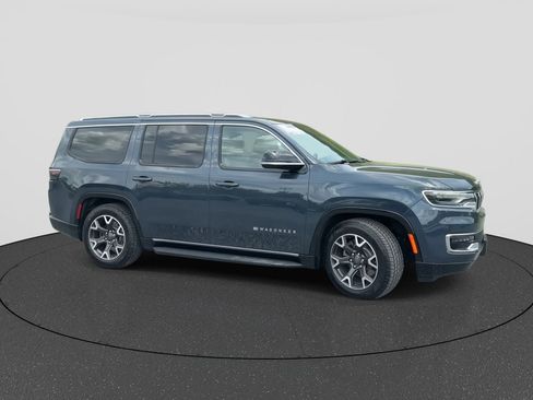 Used 2024 Jeep Wagoneer Series III AWD/4WD image 9