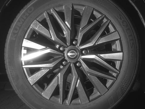Used 2025 Nissan Altima 2.5 SV FWD image 15