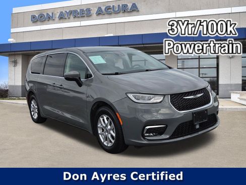 Used 2023 Chrysler Pacifica Touring-L FWD image 1