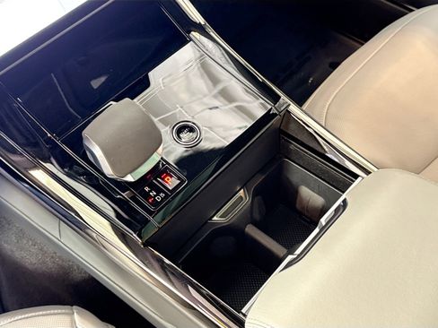 Used 2024 Land Rover Range Rover Sport SE image 19