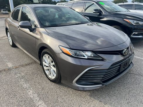 Used 2023 Toyota Camry LE FWD image 3