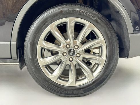 Used 2022 Lincoln Corsair AWD w/ Premium Package image 9