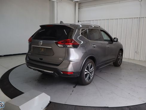 Used 2020 Nissan Rogue SV w/ Premium Package image 4