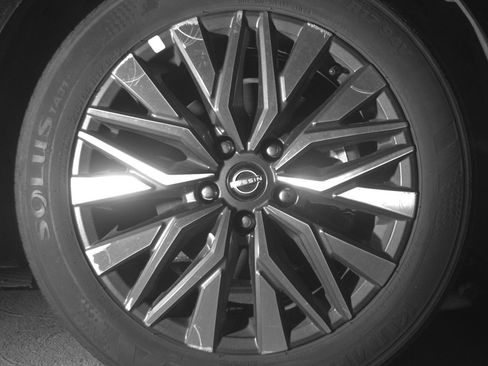 Used 2025 Nissan Altima 2.5 SV image 13