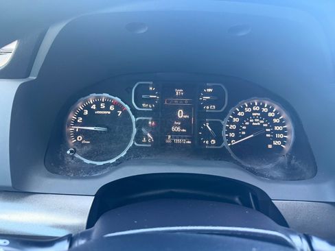 Used 2018 Toyota Tundra SR5 w/ SR5 Upgrade Package image 18