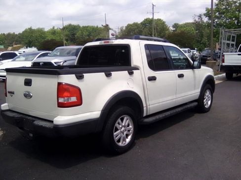 Used 2010 Ford Explorer Sport Trac XLT RWD image 4
