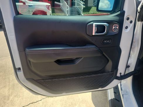 Used 2022 Jeep Wrangler Unlimited Rubicon w/ Steel Bumper Group AWD/4WD image 14