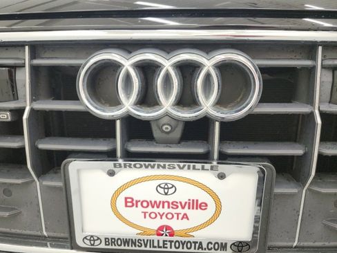 Used 2019 Audi Q8 Prestige image 11