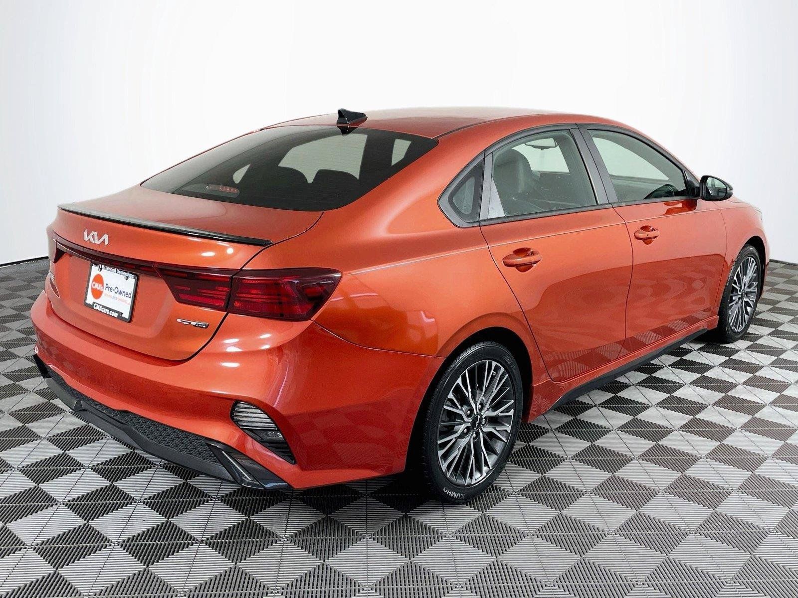 Used 2022 Kia Forte GT-Line w/ GT-Line Premium Package FWD image 9