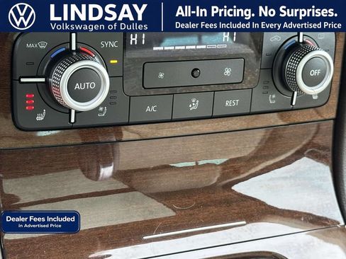 Used 2016 Volkswagen Touareg Sport AWD/4WD image 18