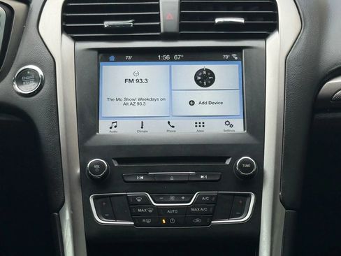 Used 2017 Ford Fusion SE w/ Fusion SE Technology Package image 23