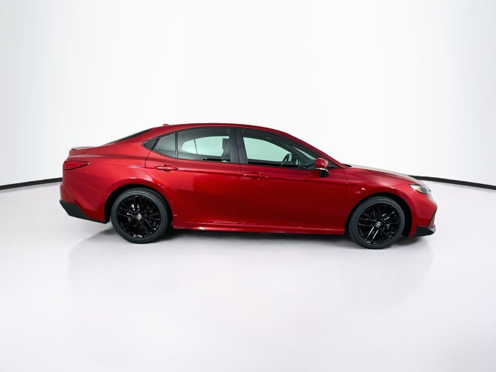 Used 2026 Toyota Camry SE FWD image 11