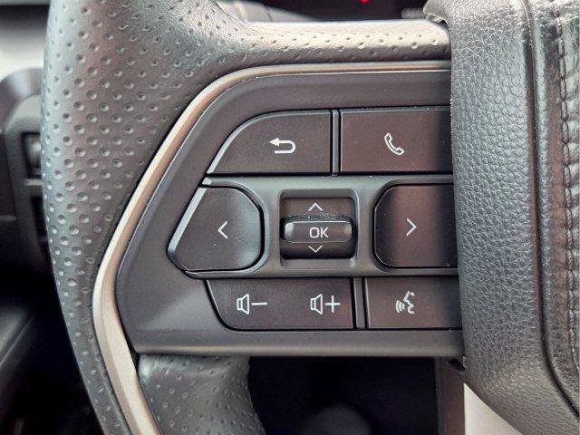 Used 2025 Toyota 4Runner SR5 AWD/4WD image 33