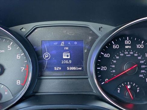 Used 2017 Kia Sedona LX w/ LX Essentials Premium Package image 11