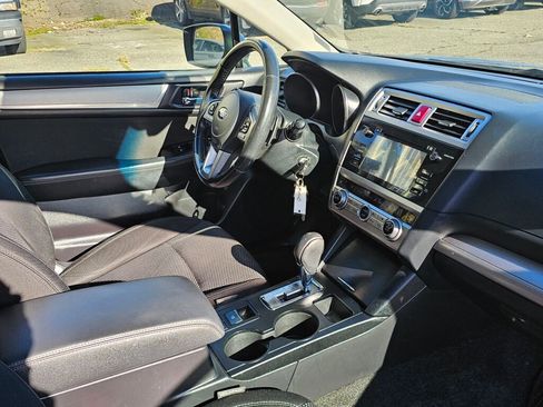 Used 2015 Subaru Outback 2.5i Premium image 11