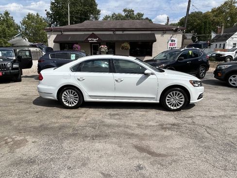 Used 2016 Volkswagen Passat 1.8T SE FWD image 13