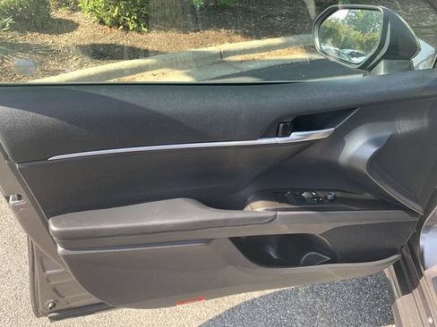 Used 2023 Toyota Camry SE FWD image 17